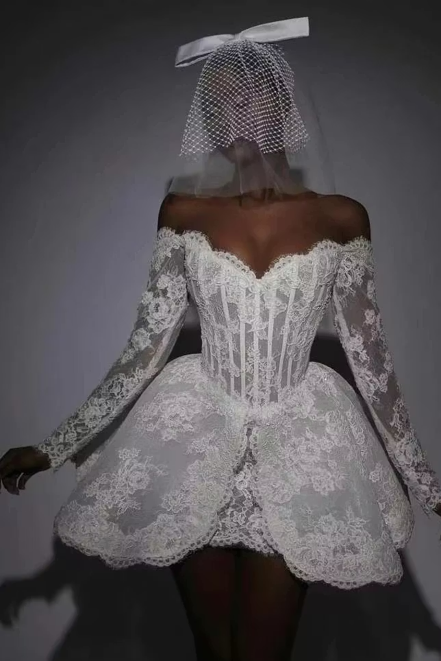 Lace V-Neck Off-The-Shoulder Strapless Long Sleeves High-Waisted Short Ball Gown Wedding Dress With Pleated | LX0603 Wellcucu