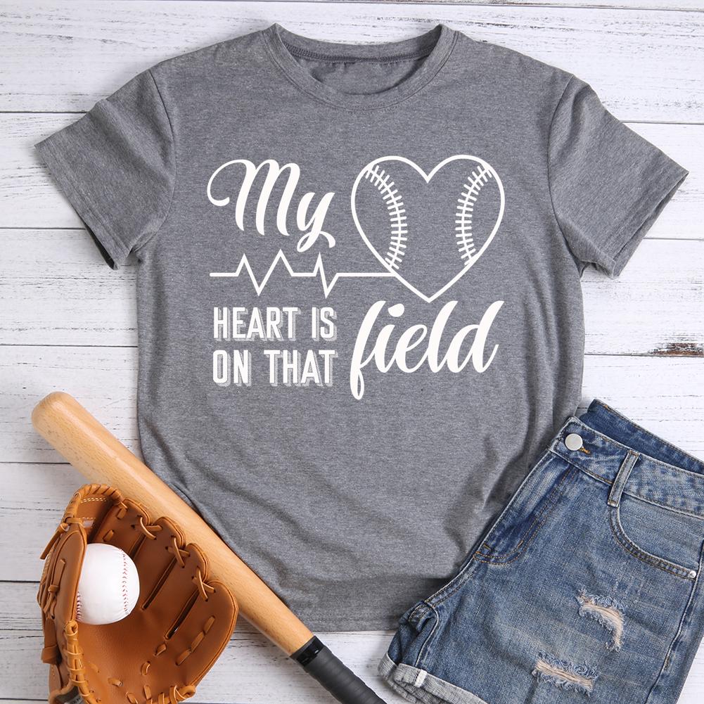 My Heart Is On That Field Round Neck T-shirt-0019918-Guru-buzz