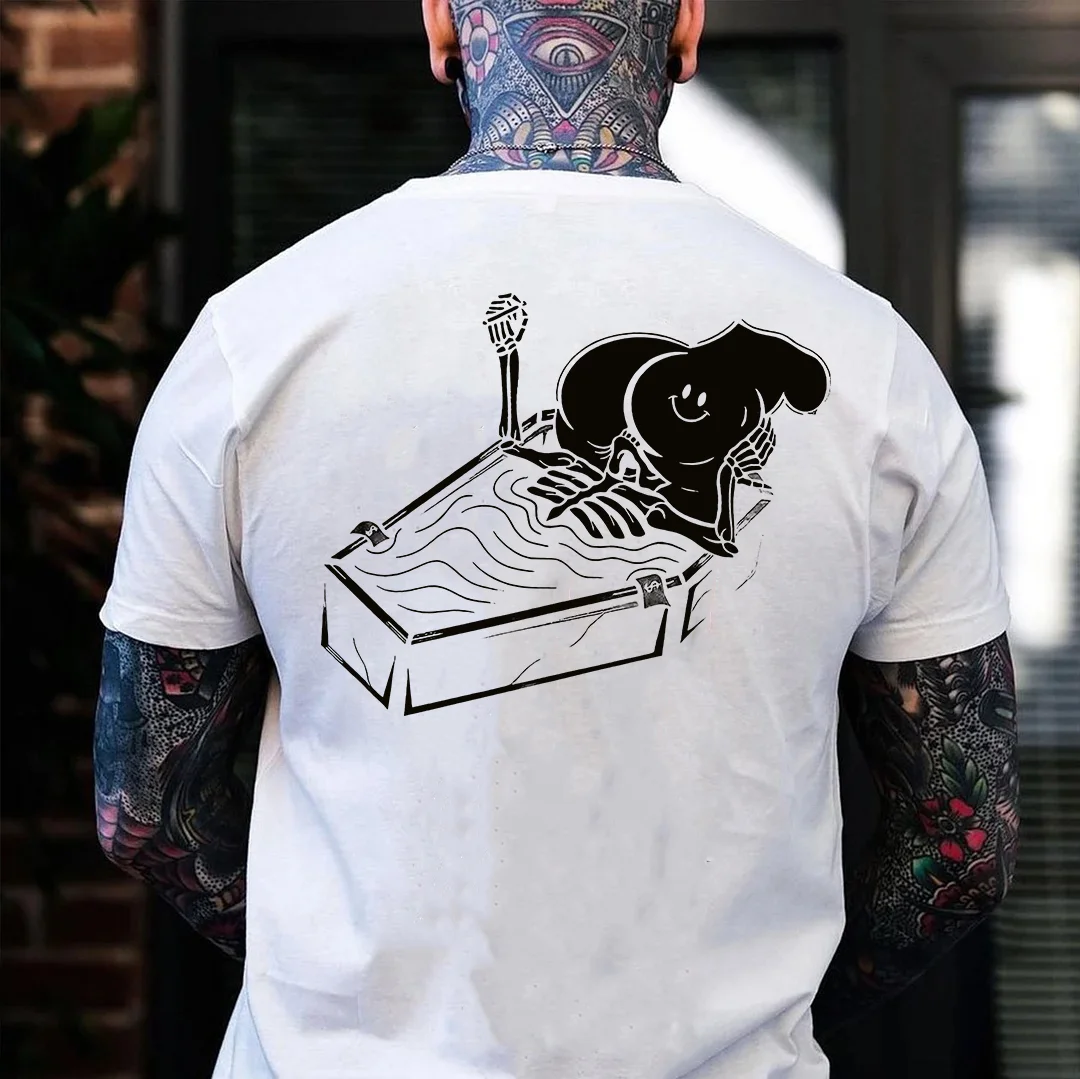Skull Eat the Naked Ass in the Coffin Graphic Black Print T-shirt