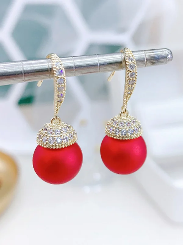 Minimalist Pearl Light Maturity Earrings