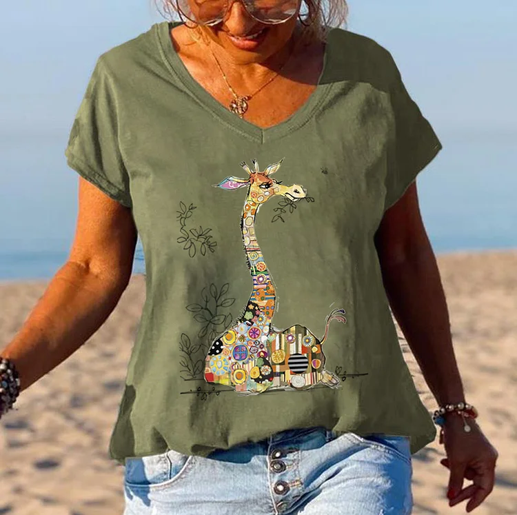 Giraffe Animal Printed V-neck T-shirt socialshop