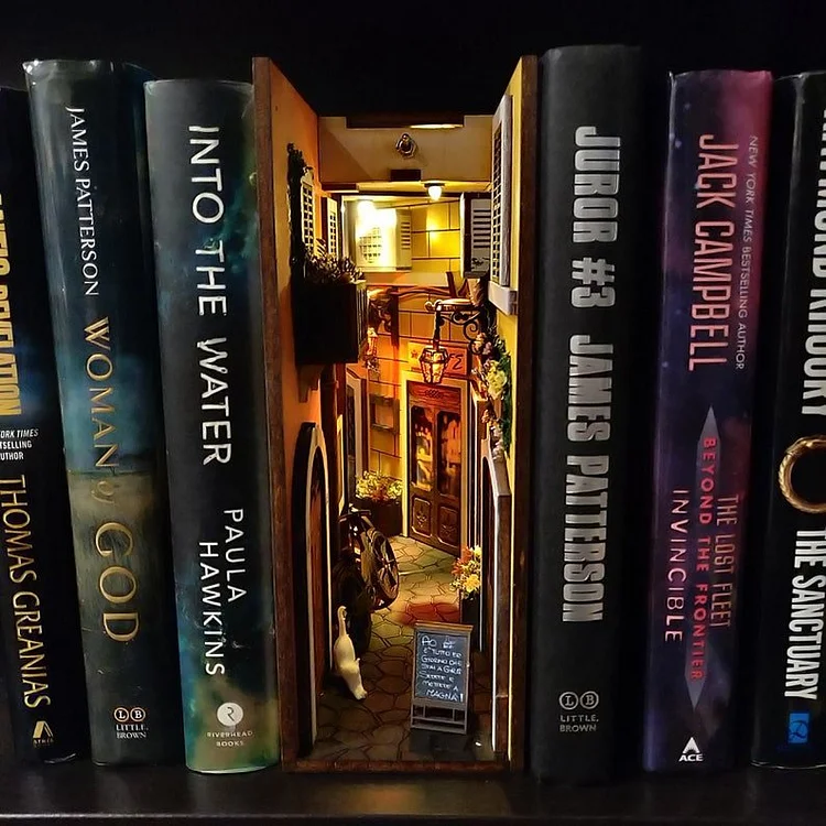 Magic Bookshelf Insert Box