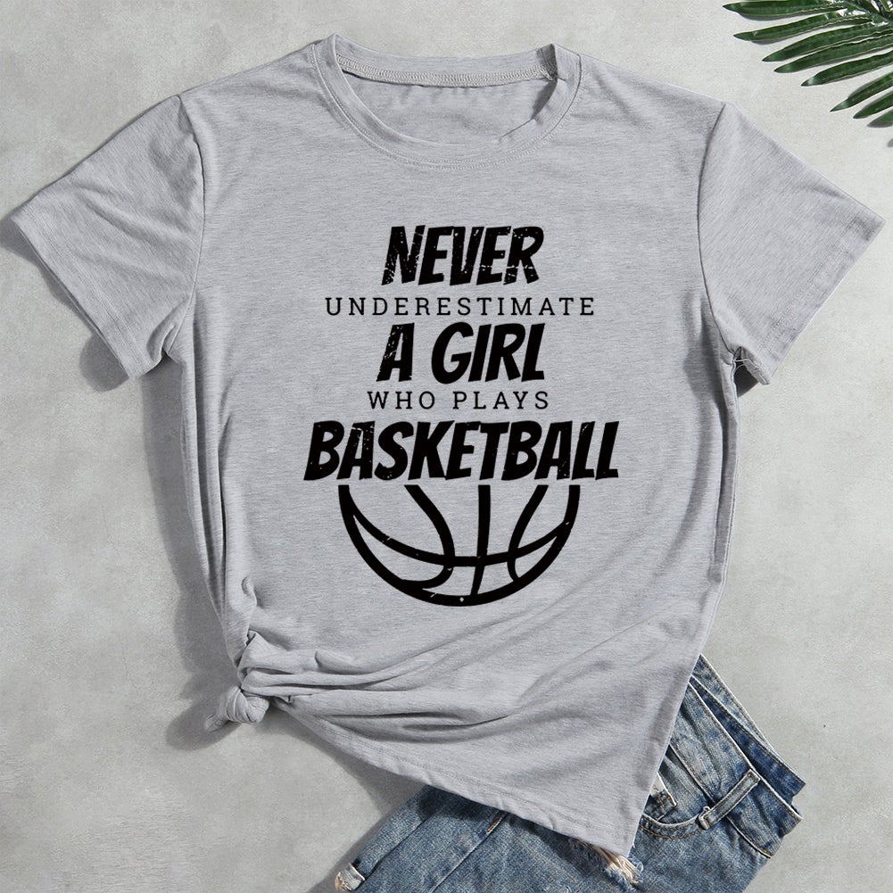 Never underestimate a girl T-Shirt-011860-Guru-buzz