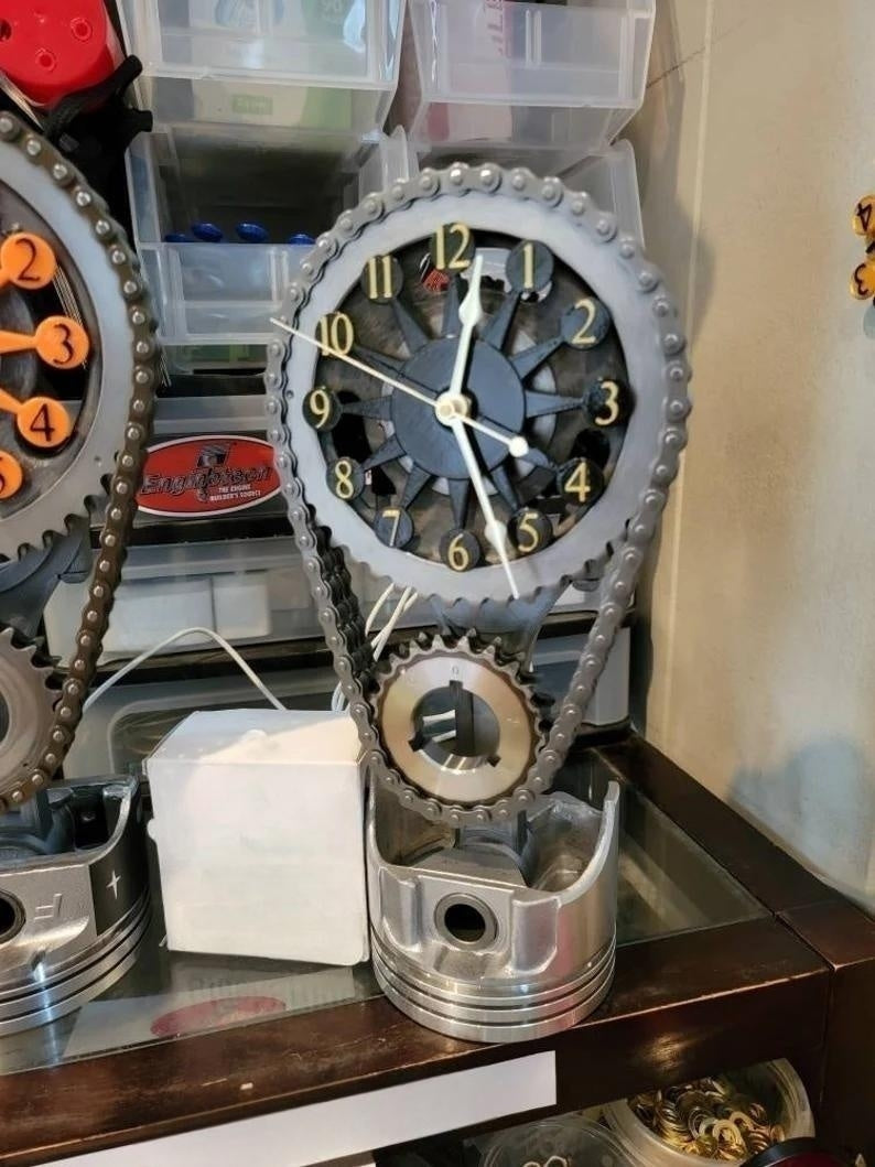 CHEVY SMALL BLOCK TIMING CHAIN CLOCK, MOTORIZED, ROTATING.