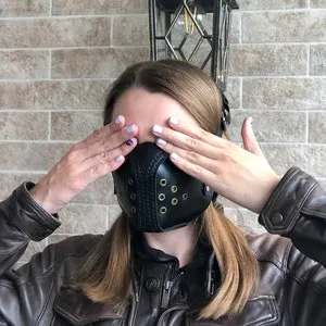 pornhint Pornhint Bondage BDSM Gag Face mask Head mask Protection Femdom Leather bondage Bondage gag Pony play Mature Gag mask Leathet gag Fetish Pat Play