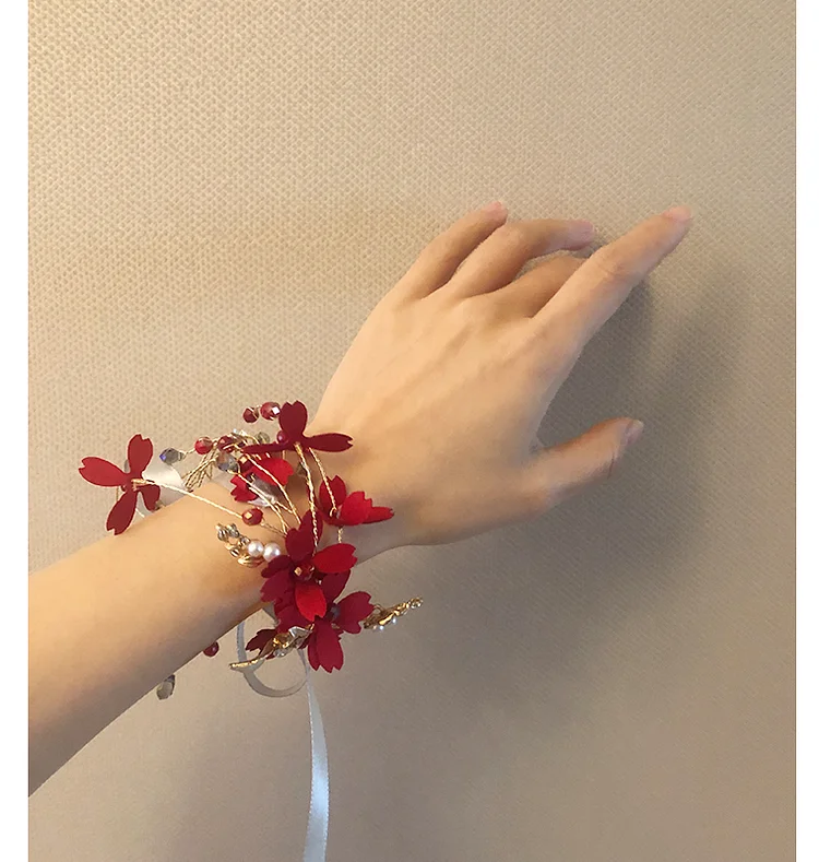 [Xi Hong wrist flower] wedding wedding annual meeting activity bride and bridesmaid beautiful red petals handed flower wrist flower 花之魔法 ldooo