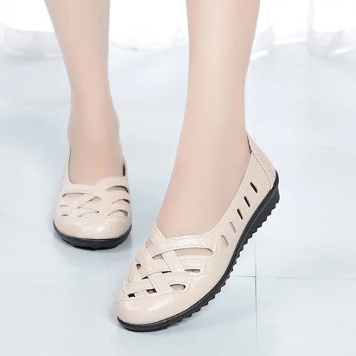Women's Summer Soft Sole Leather Shoes Hollow Breathable Sandals