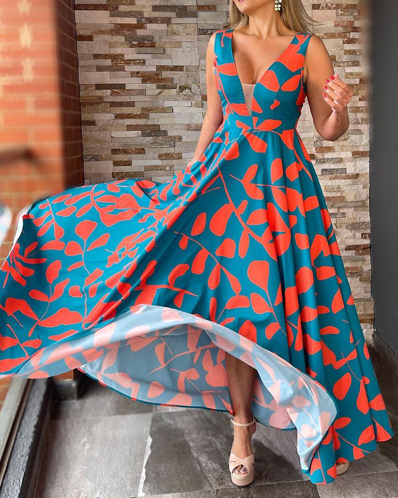 Vneck Print Waistskimming Dress