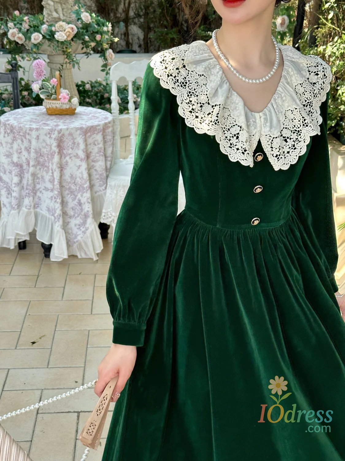 IO Dress French Retro Palace Style Velvet Dress For Women, Autumn And Winter Lace Lace Lace Patchwork Slim Fit Dress