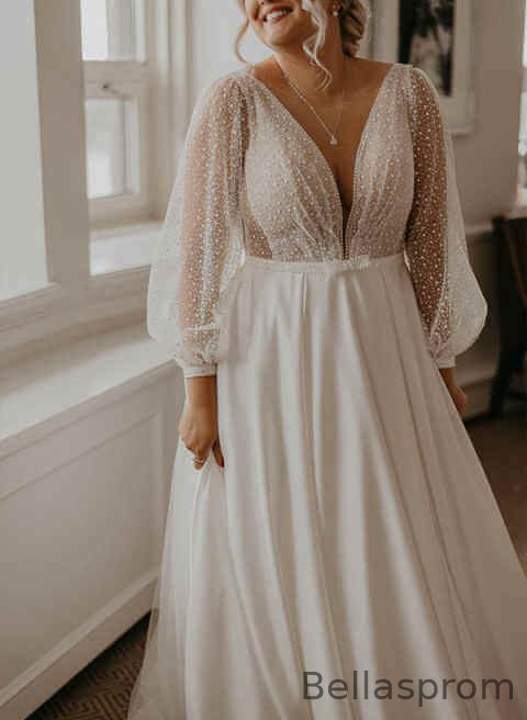 fitted lace wedding dress Recy