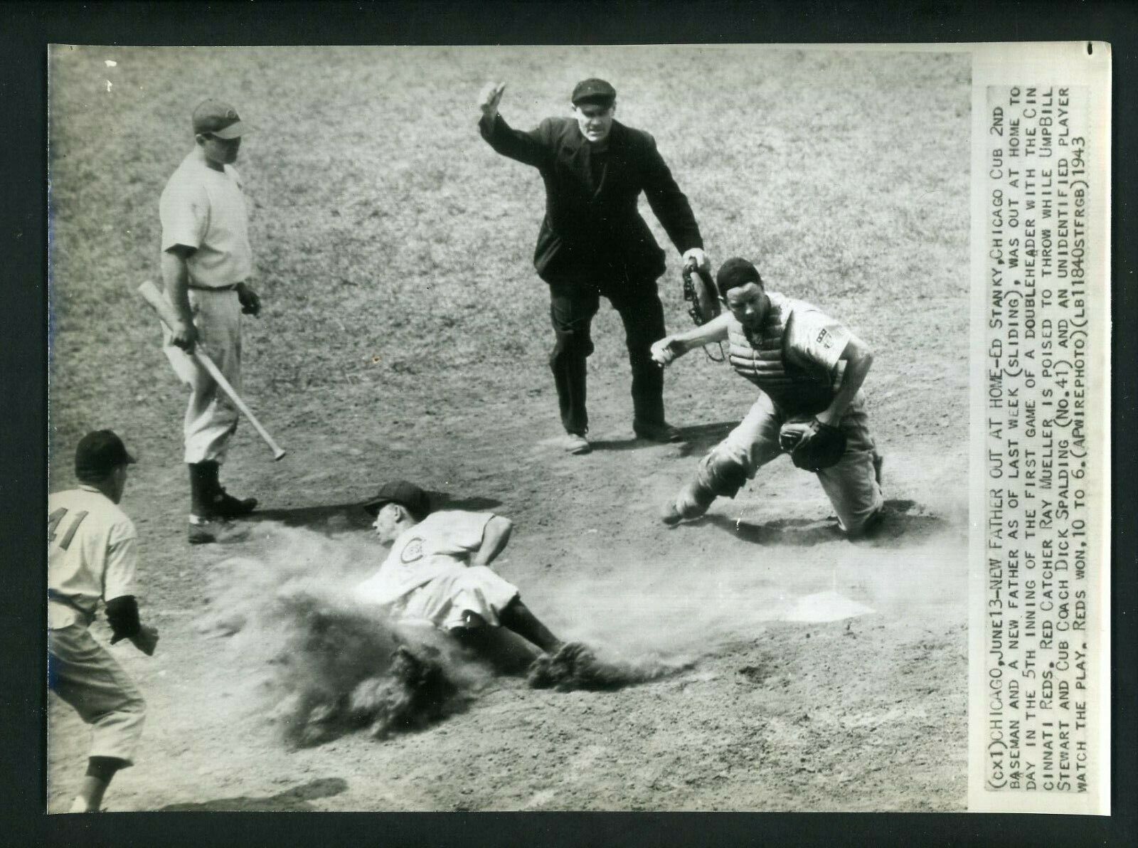 Ray Mueller Eddie Stanky Bill Stewart 1943 Press Photo Poster painting Cubs Cincinnati Reds