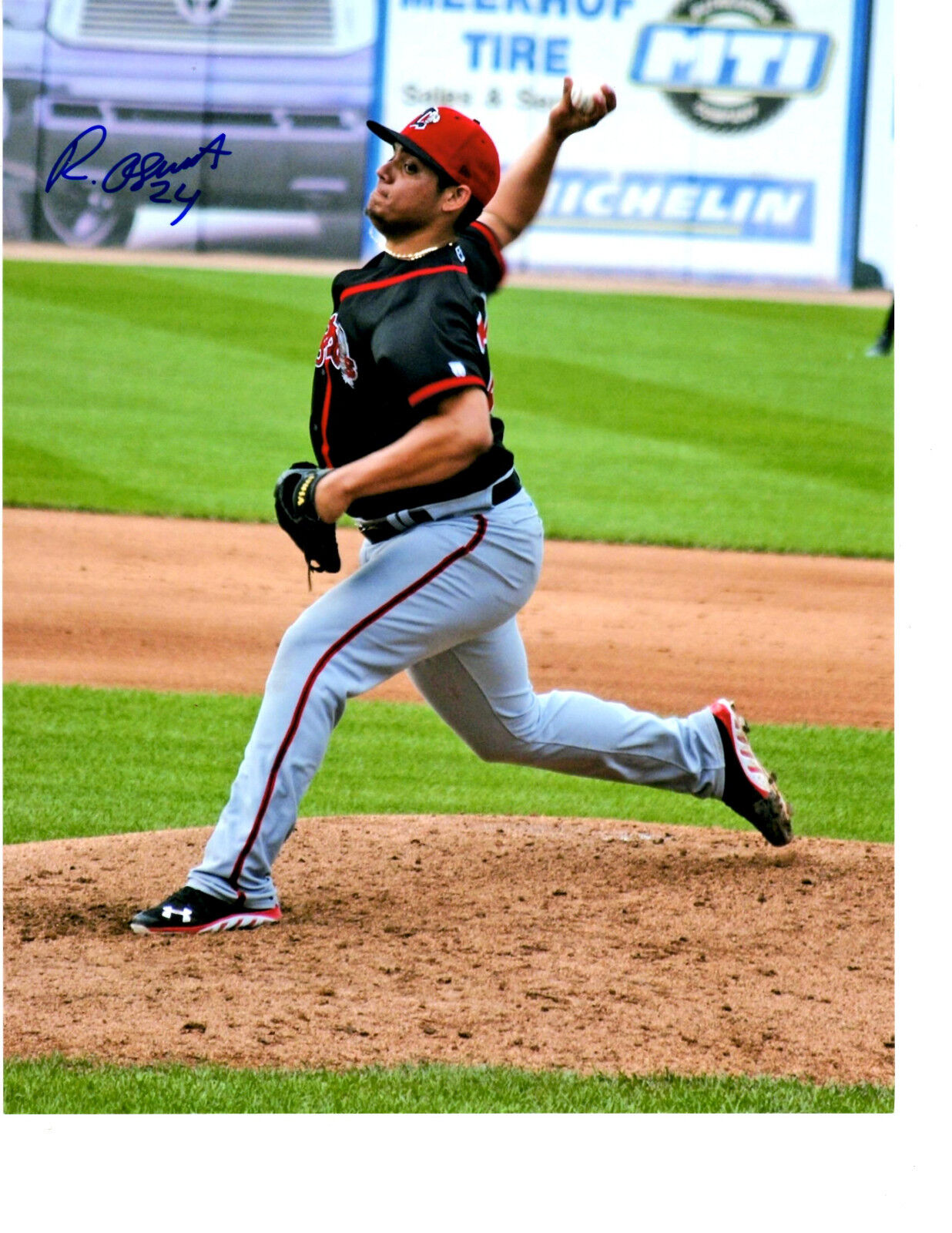 Roberto Osuna Toronto Blue Jays prospect hand signed auto Photo Poster painting 8x10 Lugnuts!