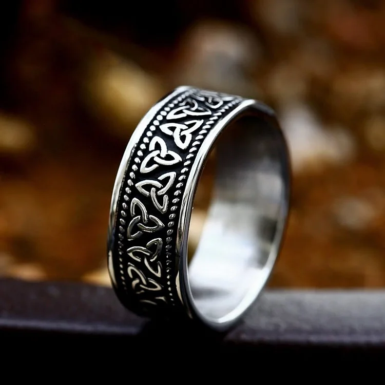 Coutureaura Nordic Triquetra Celtic Ring