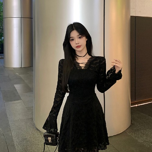 Elegant Black Lace Dress Women's Spring 2025 New plus Size Inner Wear Base Layer Little Black Dress Korean Sle Commute