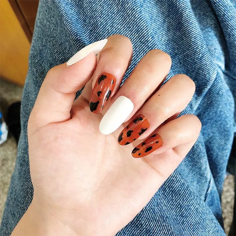 24pcs false press on nails pink color oval head Mid-length Wear  Finished product wearable full cover fake nail tips for girls-Nail Inspo