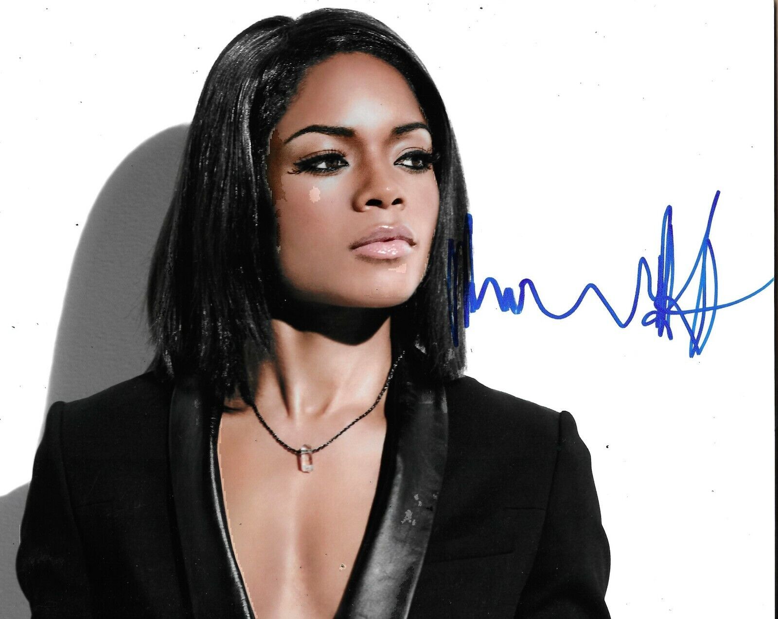 Naomie Harris Signed Skyfall 10x8 Photo Poster painting AFTAL