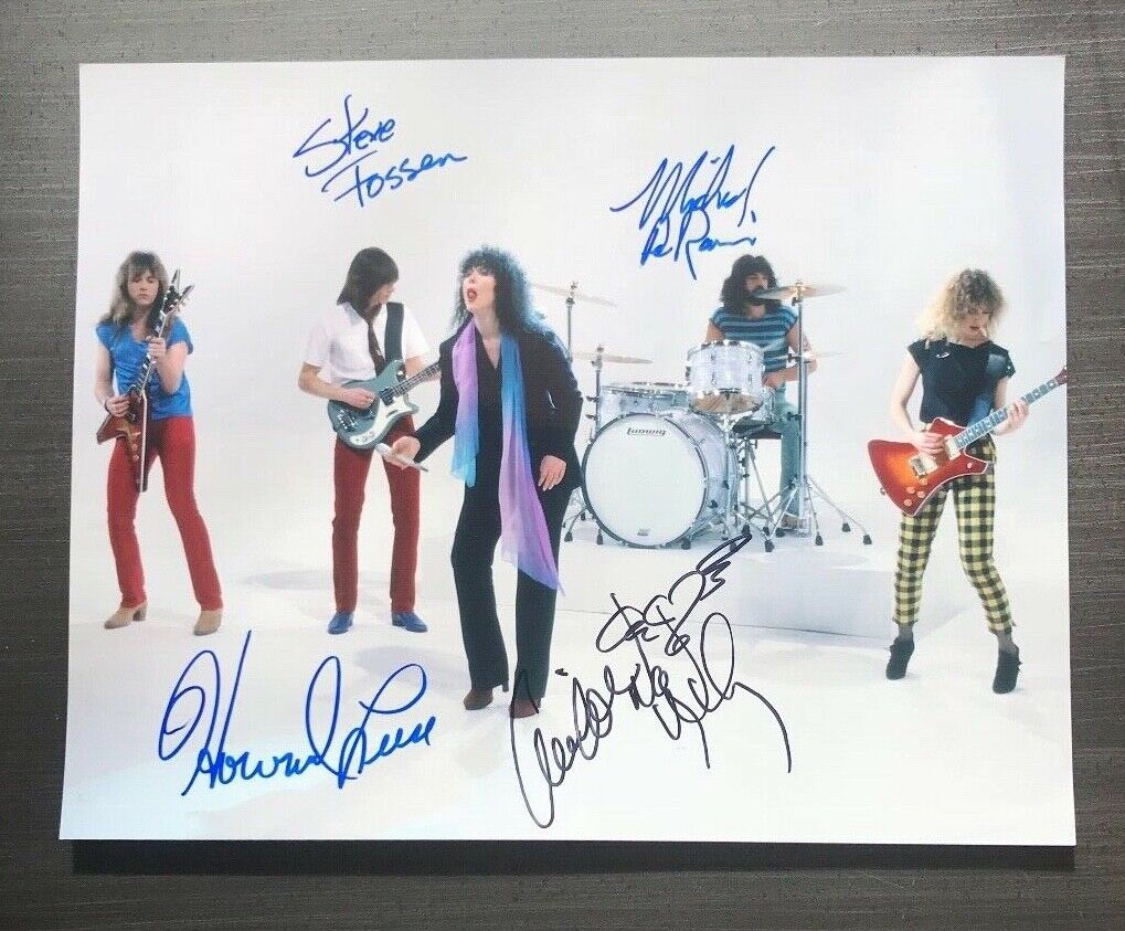 * HEART BAND * signed autographed 11x14 Photo Poster painting * ANN & NANCY WILSON +3 * 2