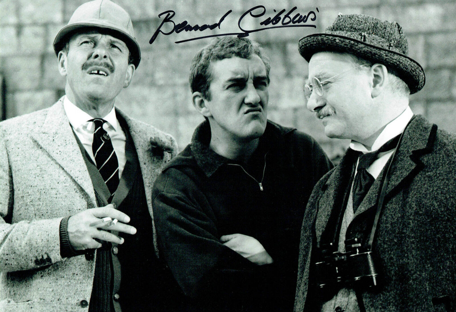 Bernard CRIBBINS SIGNED Autograph 12x8 Photo Poster painting AFTAL COA The Mouse on the Moon