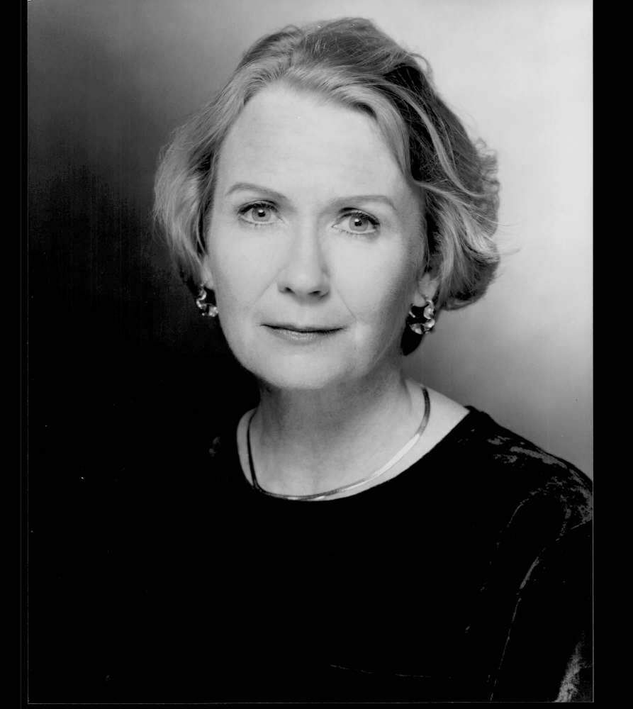 JULIET MILLS - 8x10 Headshot Photo Poster painting w/ Resume - Passions