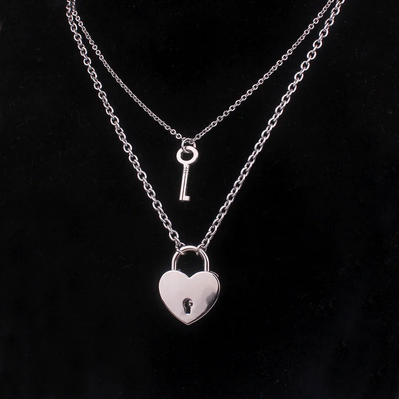 Unlockable personalized couple lock necklace