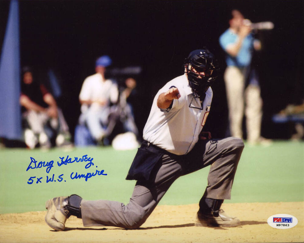 Doug Harvey SIGNED 8x10 Photo Poster painting +5 x W.S. Umpire PSA/DNA AUTOGRAPHED HOF NL MLB