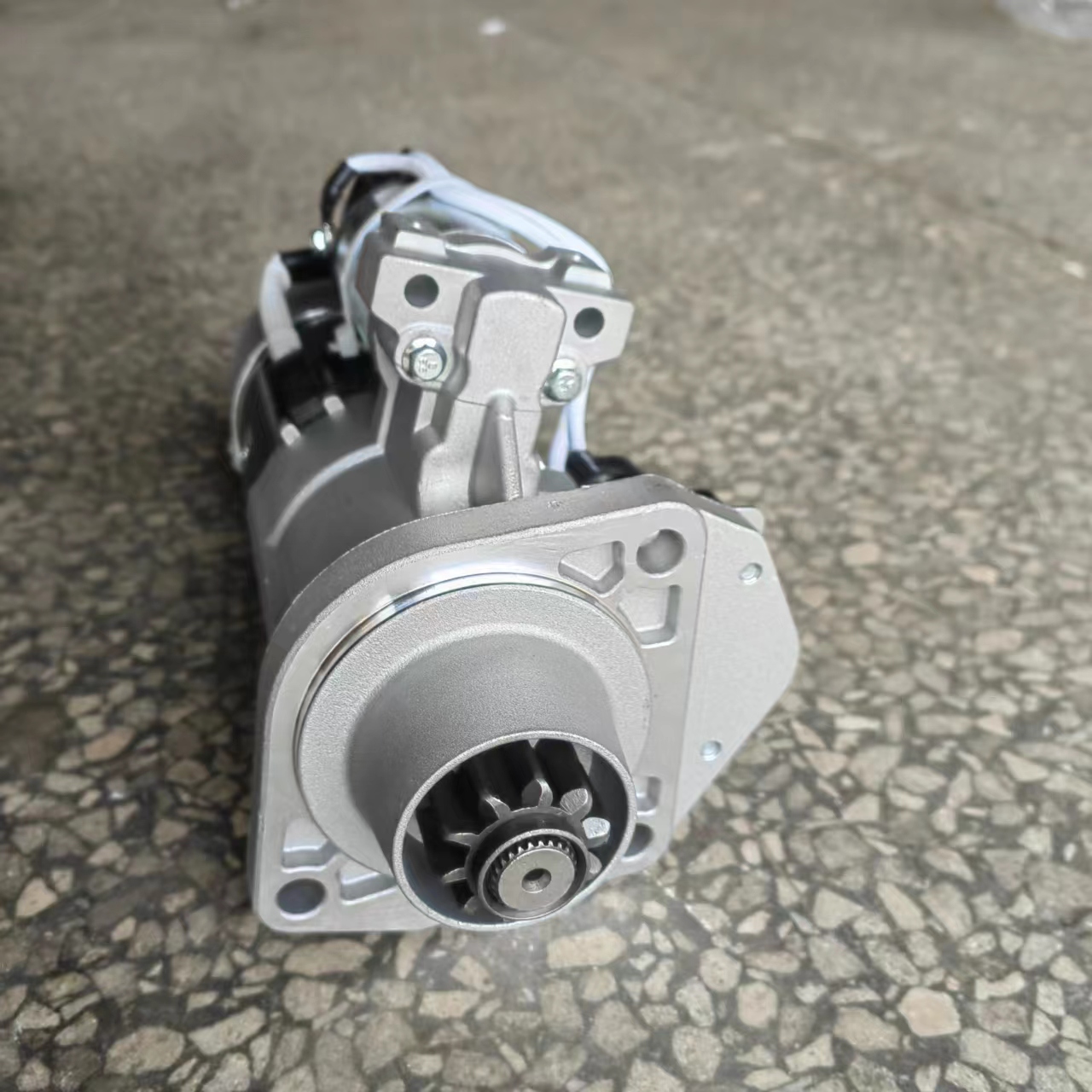 STG93587 STARTER FITS YUTONG BUS Cummins ISDE QDJ2615  4984042  C4984042  3708-00290