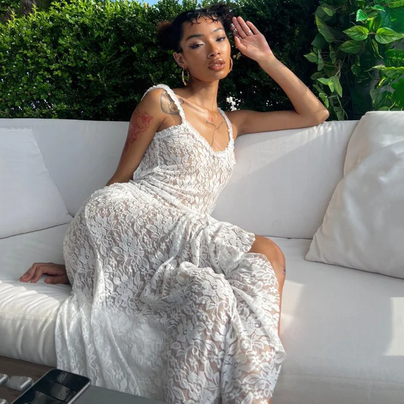 Fashionable lace suspenders