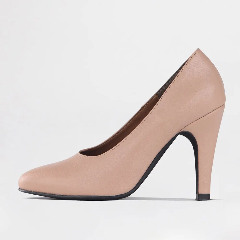 YDN Simple Vegan Leather Round Toe Office Pumps Heels in Nude