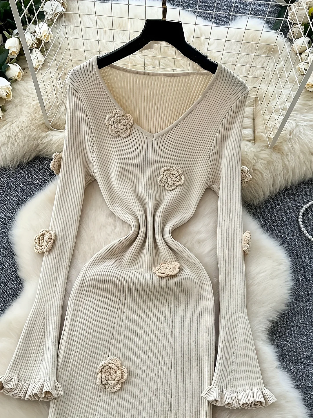 Nigikala Nigikala And Autumn Temperament Three-Dimensional Flowers V-Neck Long-Sleeved Knitted Dress Elegant