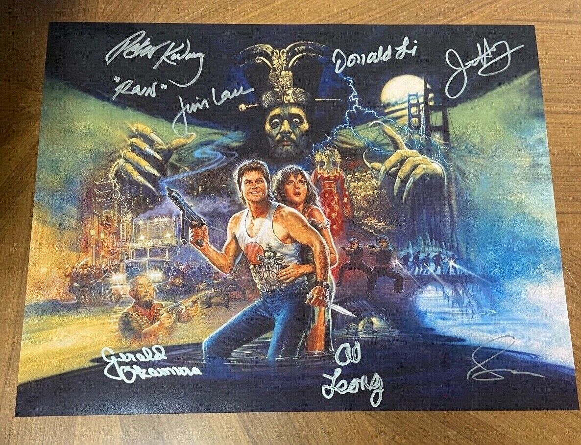 * BIG TROUBLE IN LITTLE CHINA * signed 16x20 Photo Poster painting * HONG, LI, KWONG +4 * COA 3