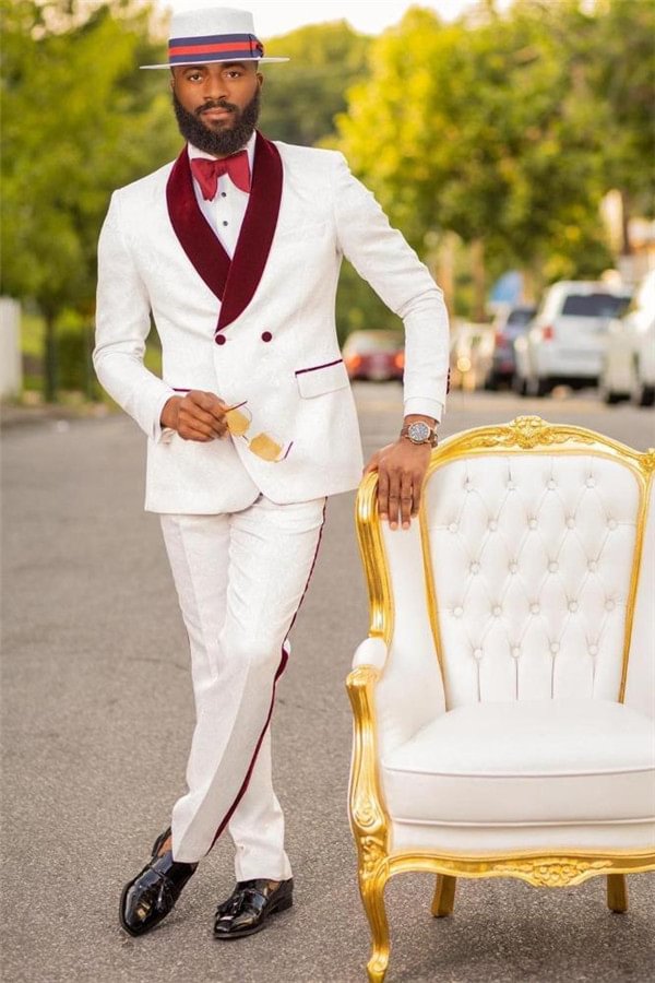 Popular Double Breasted White Jacquard Wedding Suit For Men With Burgundy Lapel | Ballbellas Ballbellas