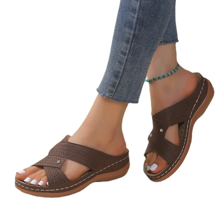 Yyvonne New Cool Drag Female Explosion Slope With Lady Large-Size Slippers Mother Shoes Roman Style Comfortable