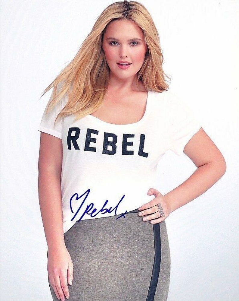 Rebel wilson signed autographed Photo Poster painting