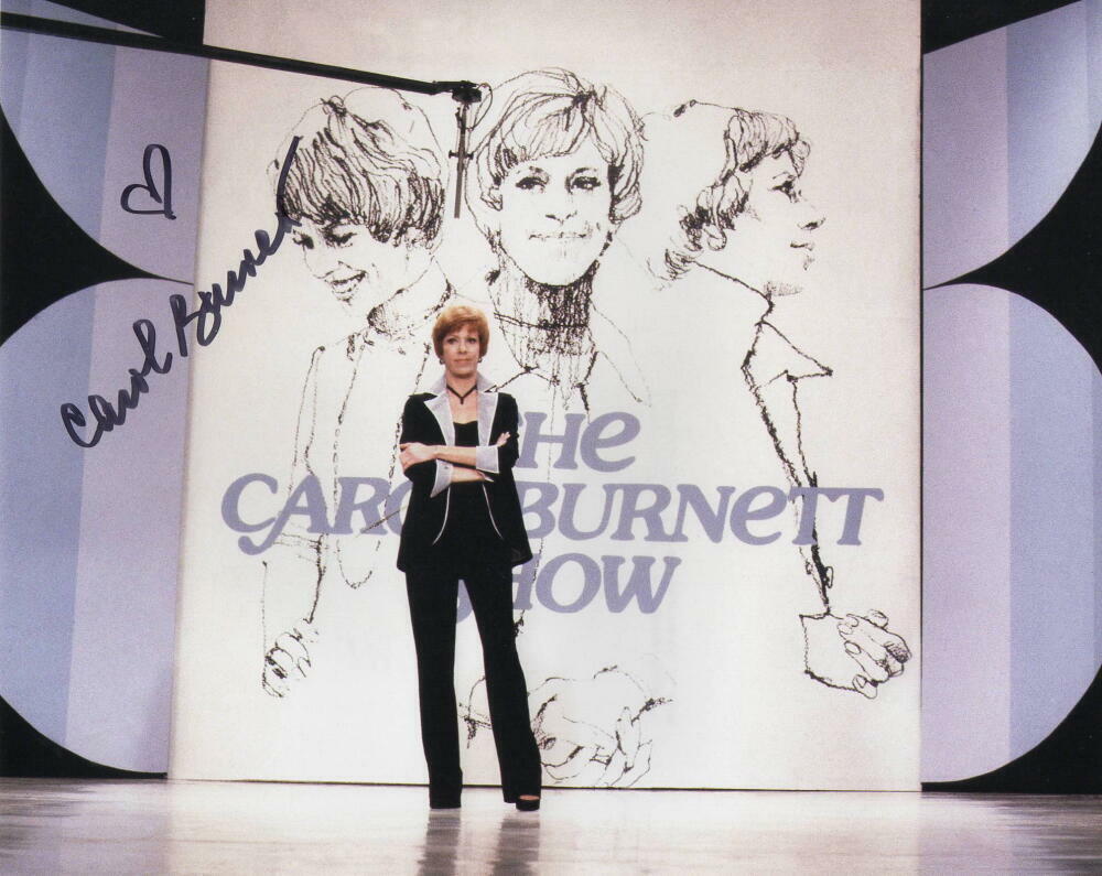 CAROL BURNETT SIGNED AUTOGRAPH 8X10 Photo Poster painting - SHOW, ICONIC IMAGE OF LEGENDARY STAR