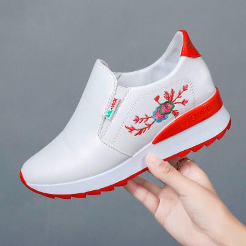 Women Casual Shoes 2022 Women Sneakers Fashion Breathable PU Leather Platform White Women Shoes Soft Footwears Embroidered W3
