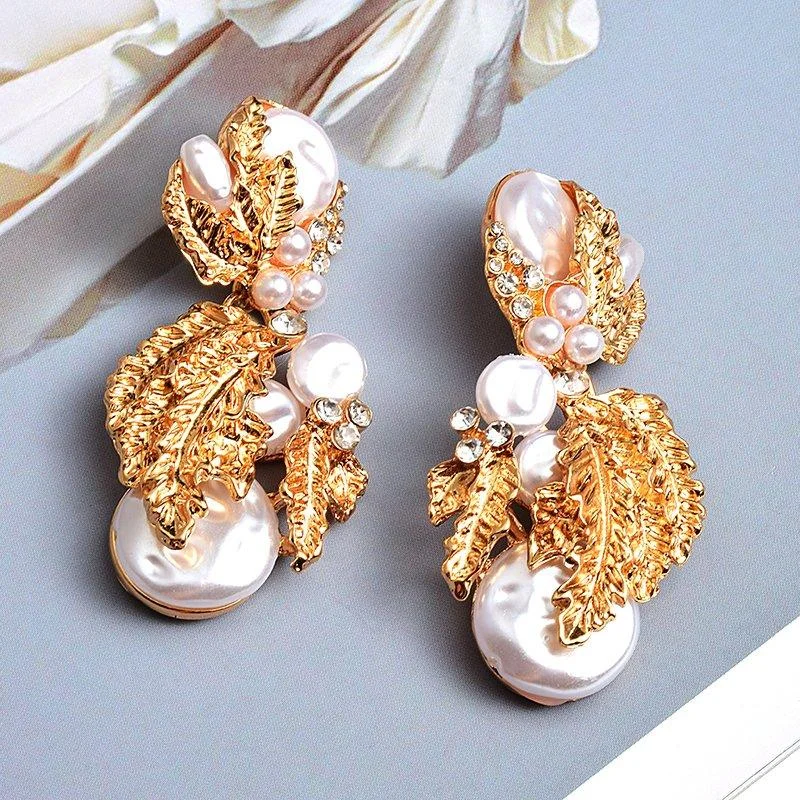 Hanging Pearl Flower-Shaped Drop Earrings