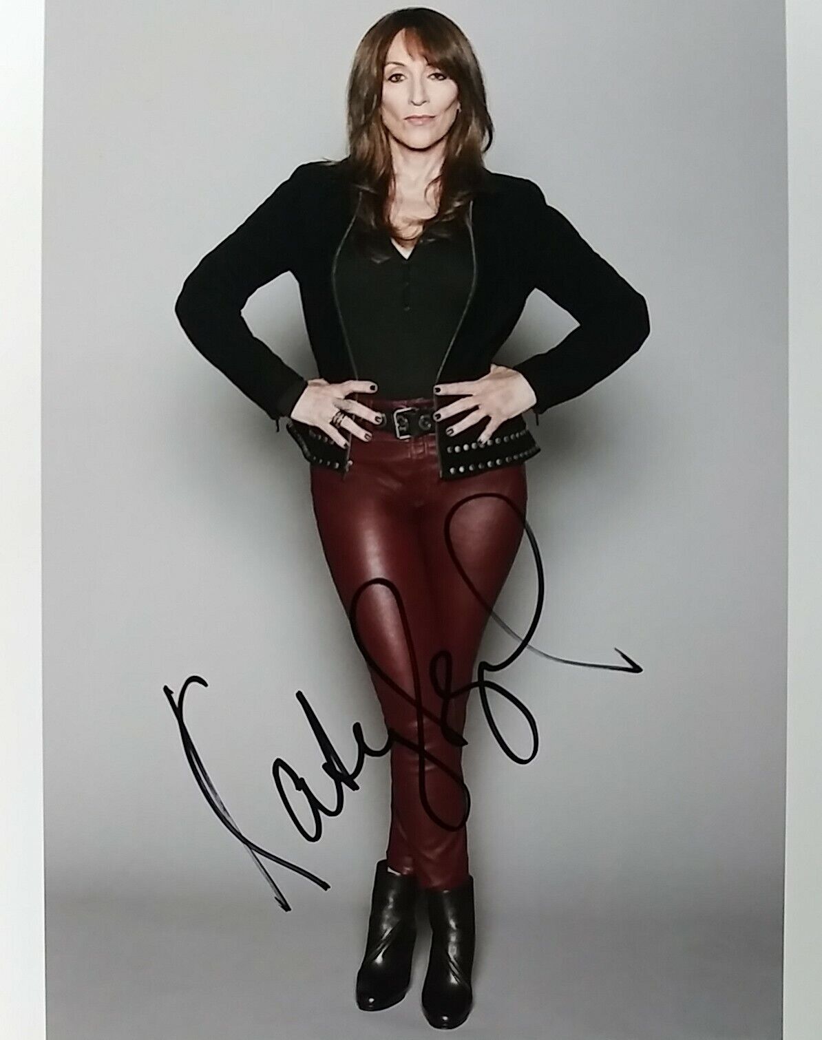 Katey Sagal signed 8x10