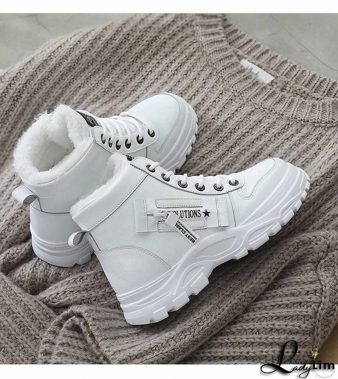 Effortless and Trendy winter Boots
