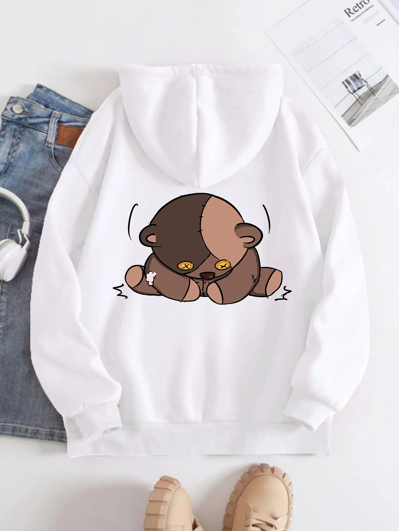 Printed on the Back Kangaroo Pocket Hoodie Long Sleeve for Women Pattern Shy bear