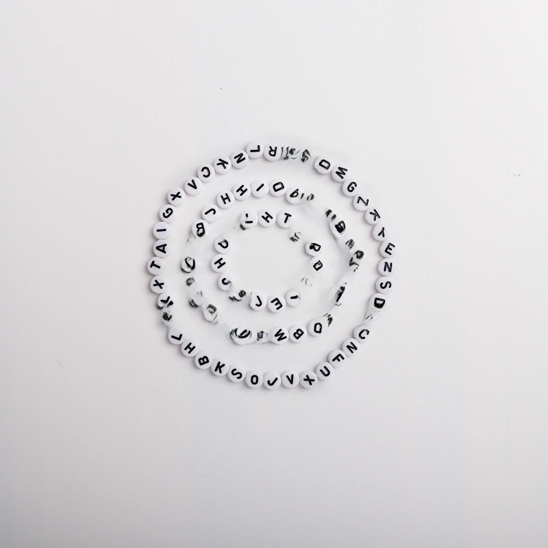 400 Pieces 4 * 7mm Arylic Letter Beads