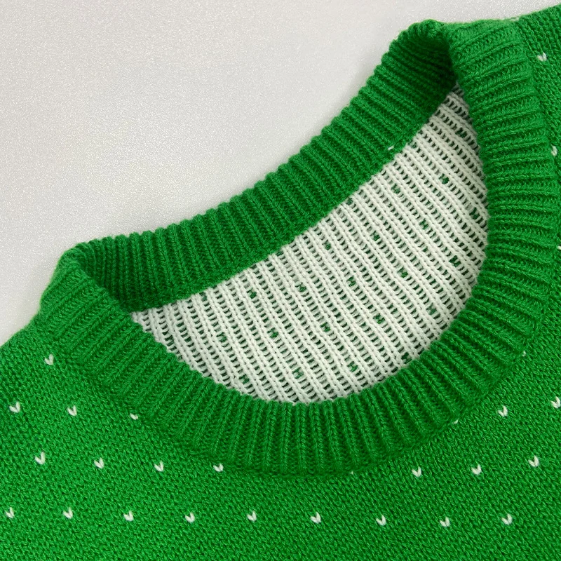 Christmas Sweater Bliss: Men's Relaxed Fit Festive Knit