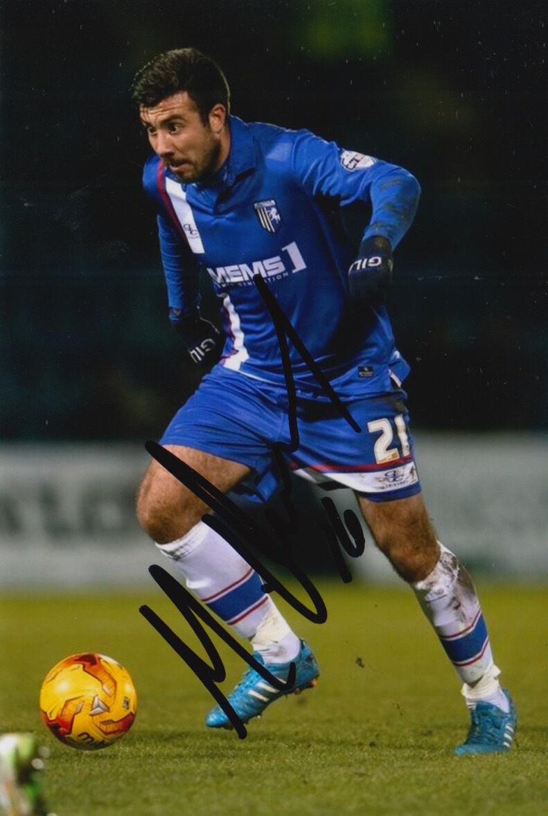 GILLINGHAM HAND SIGNED MICHAEL DOUGHTY 6X4 Photo Poster painting 1.