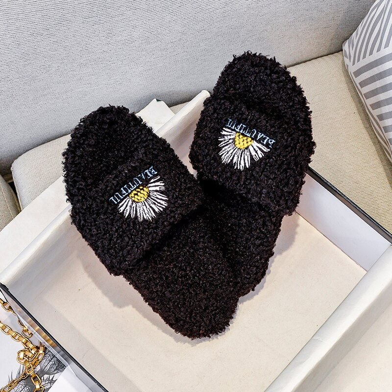 Winter 2021 Warm women's shoes design plush embroidered outer wear and indoor flat slippers large size 41-42 free shipping