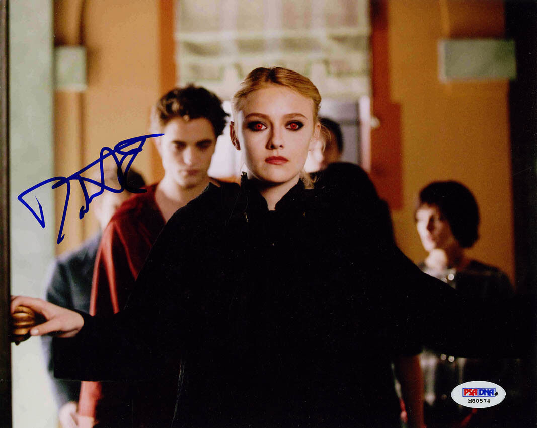 Dakota Fanning SIGNED 8x10 Photo Poster painting Jane Twilight Saga PSA/DNA AUTOGRAPHED