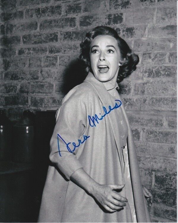 VERA MILES signed autographed PSYCHO LILA CRANE Photo Poster painting