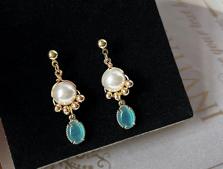 Glass cat's eye stone earrings