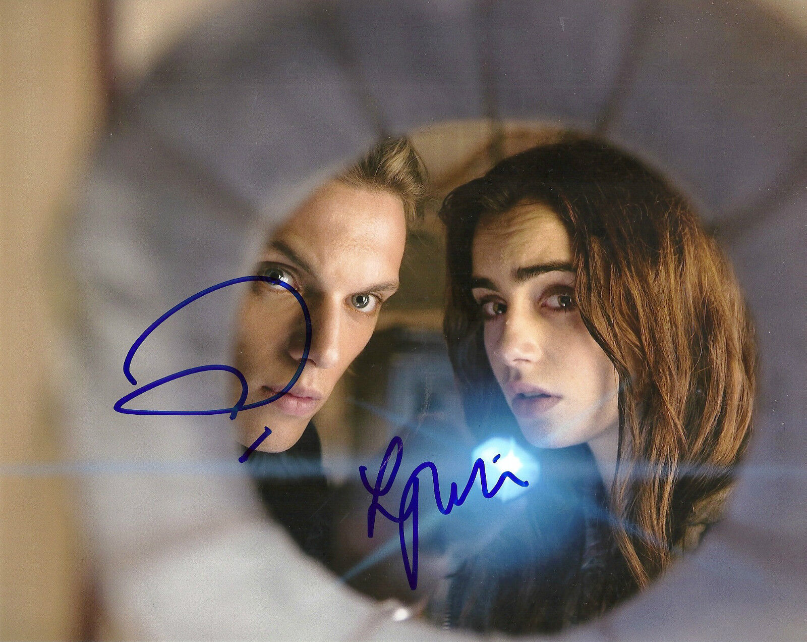 LILY COLLINS JAMIE CAMPBELL BOWER 'MORTAL INSTRUMENTS' SIGNED 8X10 Photo Poster painting *COA 2