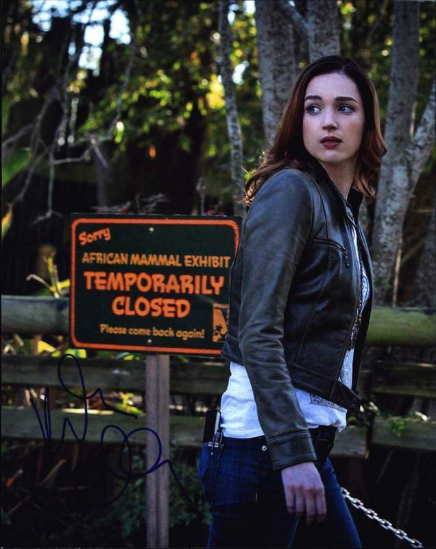 Kristen Connolly authentic signed celebrity 8x10 Photo Poster painting W/Cert Autograph 438