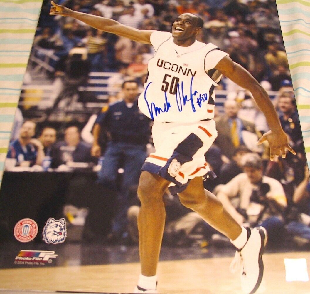 Emeka Okafor autographed signed UConn 2004 NCAA Championship 16x20 poster Photo Poster painting