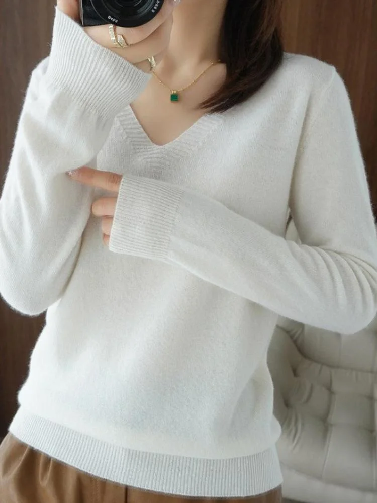 Women's V-Neck Bottoming Solid Pullover Knitted Sweater